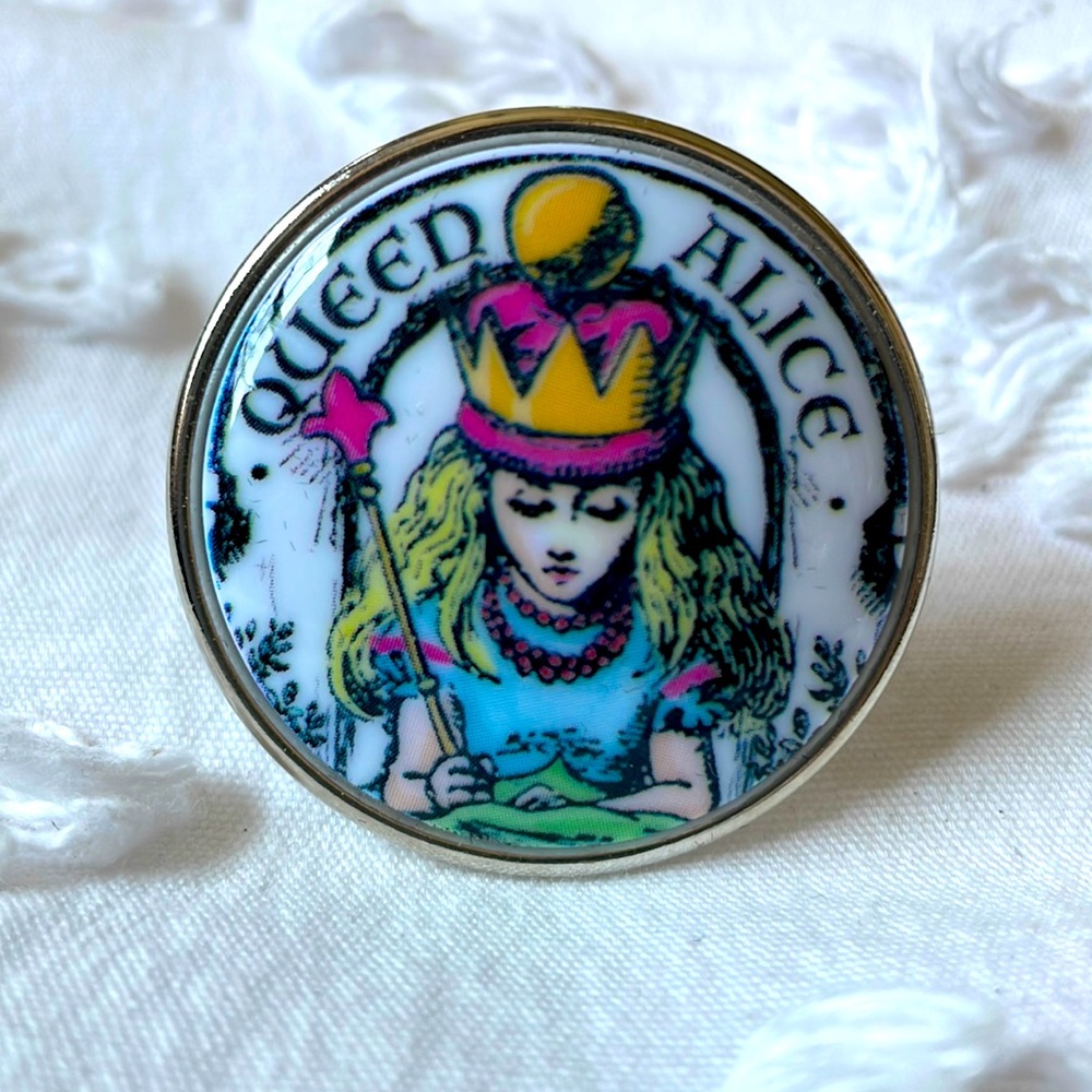 Tarina Tarantino rare Queen Alice in Wonderland adjustable ring Acid Alice